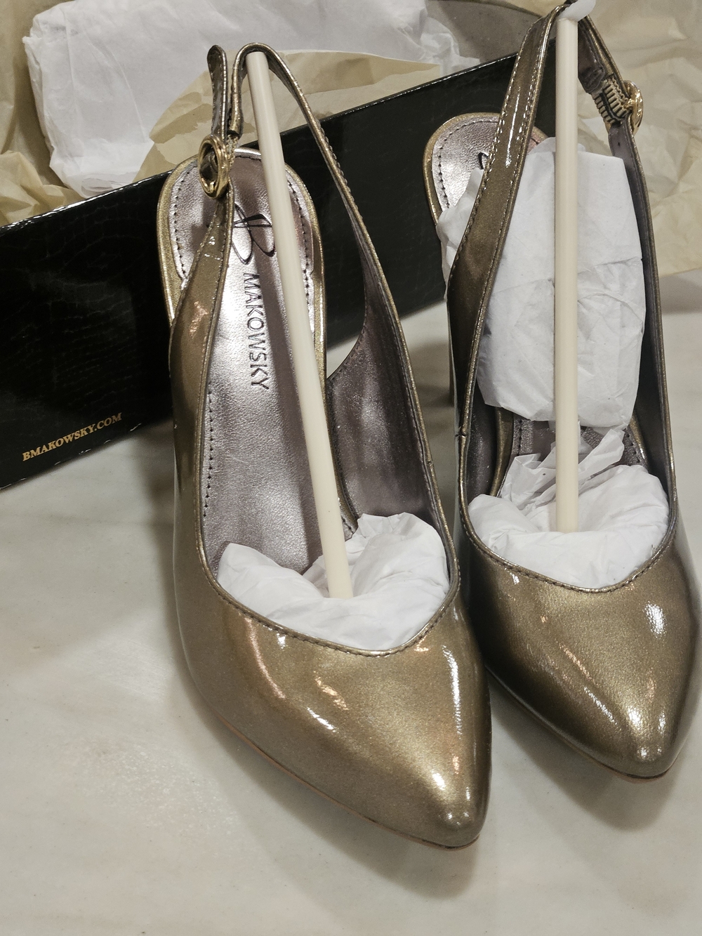 B. Makowsky Marcy Patent Leather Slingback Pumps – Metallic Bronze / Gold